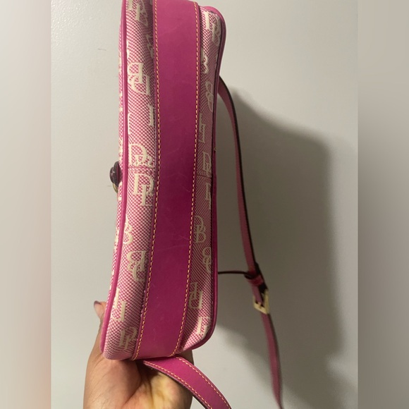 Dooney & Bourke Pink Shoulder Bag - Picture 4 of 17